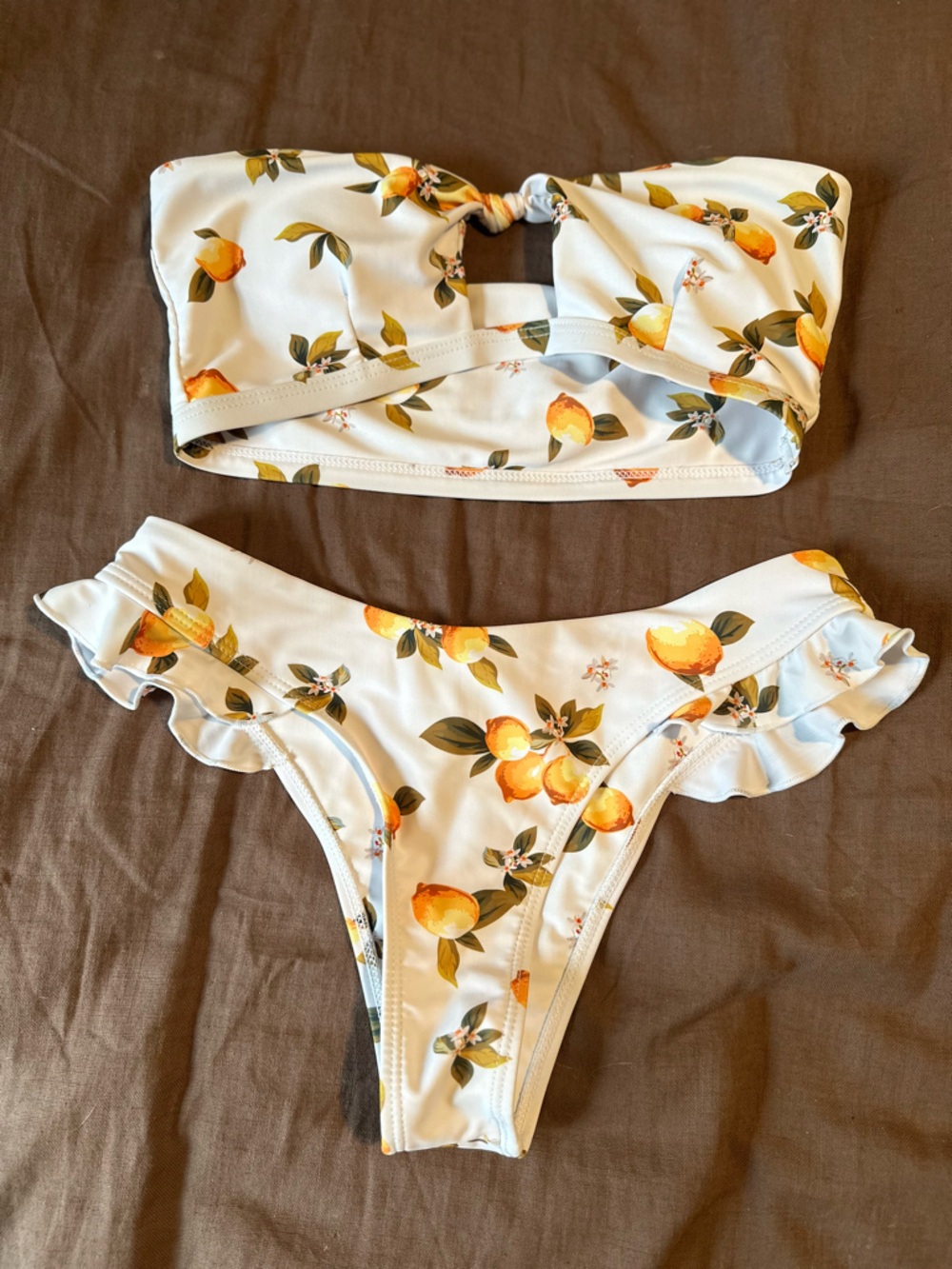 White Lemon Print Ruffle Bikini Set - Picture 2 of 3
